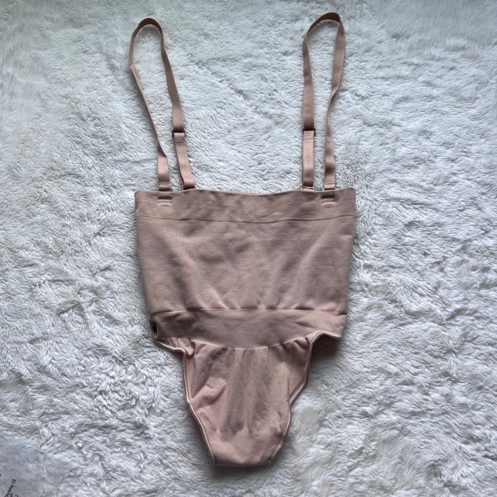 Skims Sculpting High Waist Thong Sand Beige Shapewear Small Adjustable Straps